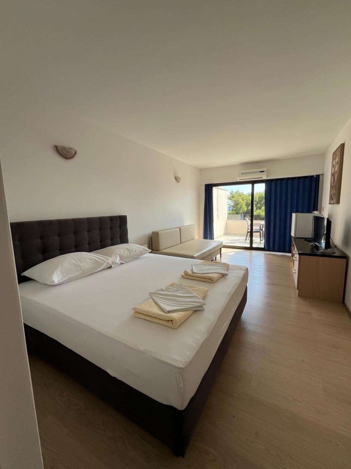 Ana Guest house 3*